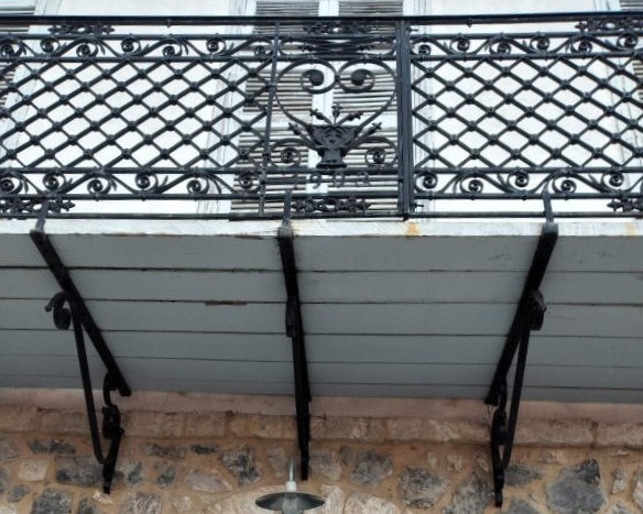 Οι Σιδεράδες της Στεμνίτσας: Η Φωτιά, το Αμόνι και η Τέχνη του Σιδήρου